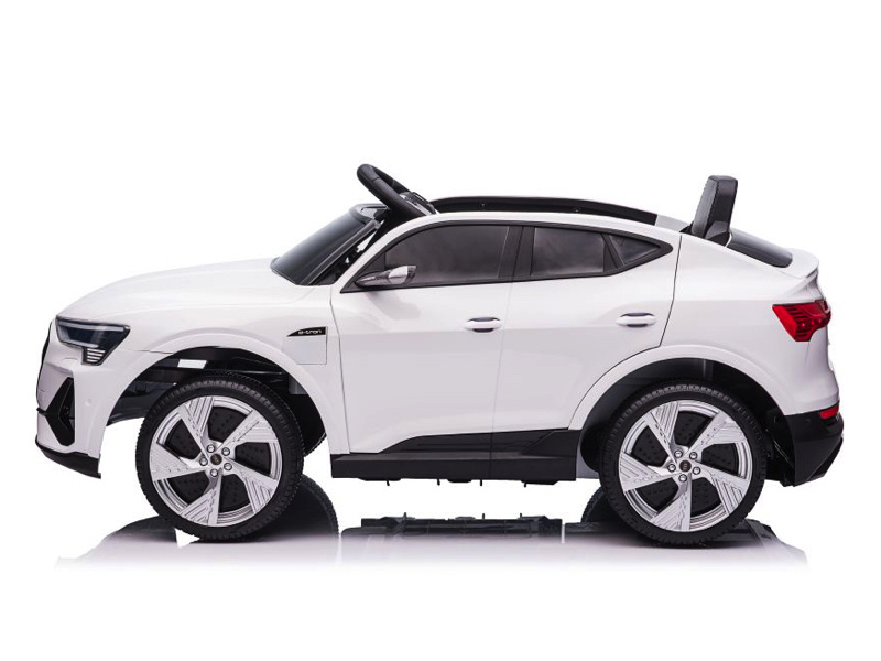 Audi e-tron ,12 volt elektrische kinderauto met rubberen banden, leder zitje en meer! - Afbeelding 5