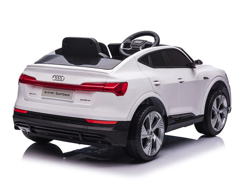 Audi e-tron ,12 volt elektrische kinderauto met rubberen banden, leder zitje en meer! - Afbeelding 6