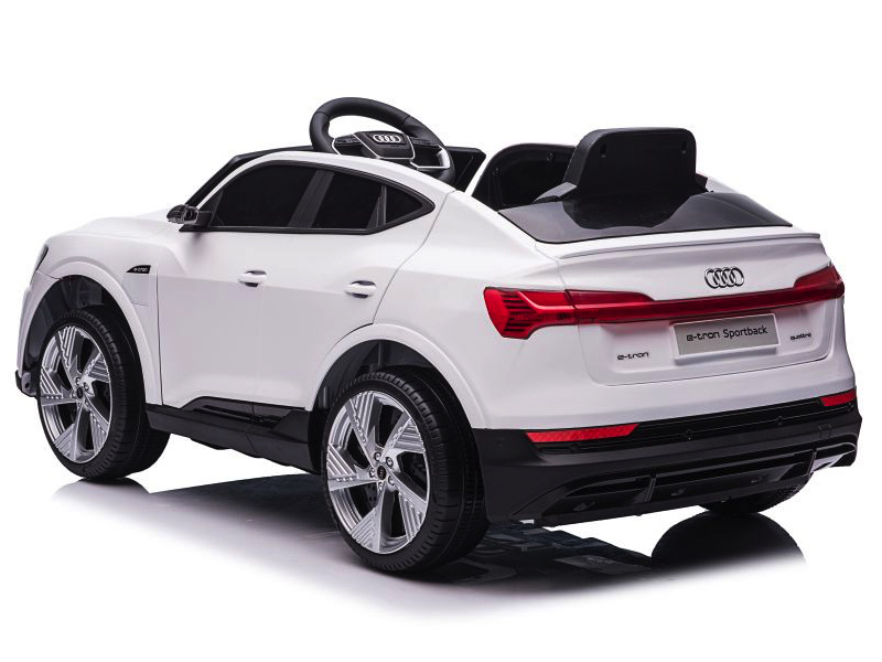 Audi e-tron ,12 volt elektrische kinderauto met rubberen banden, leder zitje en meer! - Afbeelding 7
